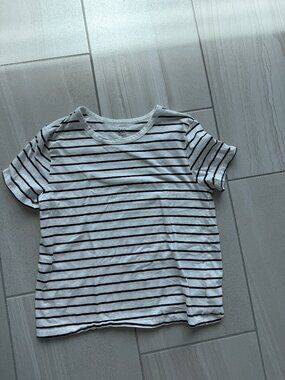 Gap White and Black Striped T-Shirt